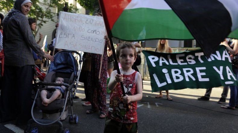 Activistas de izquierda protestan en Argentina contra ataques en Gaza