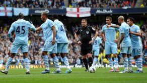 UEFA multa al Man City por entrar tarde a la cancha