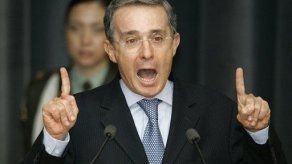 Comisión de cámara baja aprueba reelección de Uribe