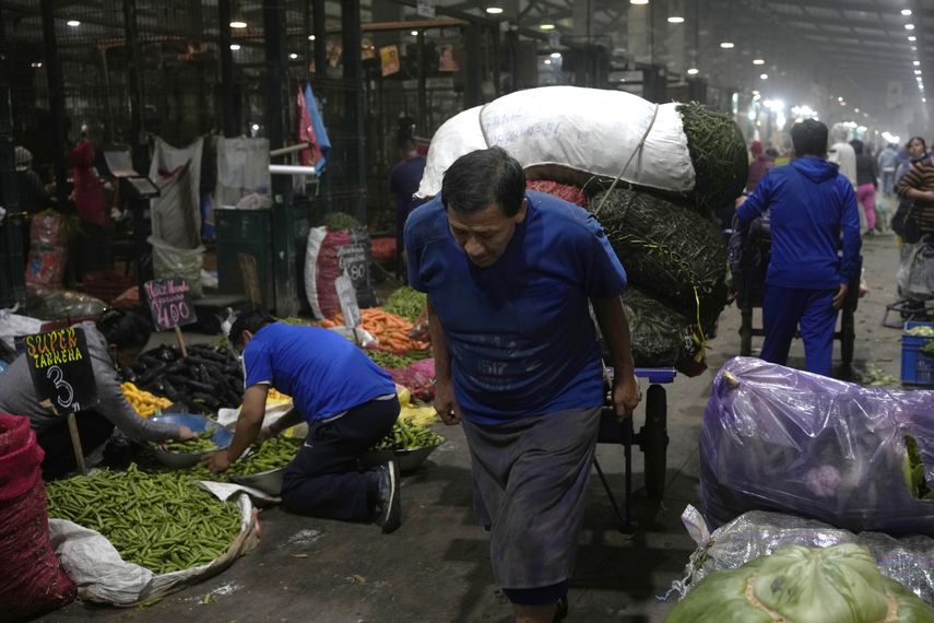 La OCDE advirtió que la crisis económica afectará más a los pobres.