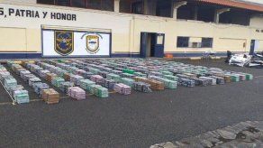 Aprehenden a cinco colombianos con 3