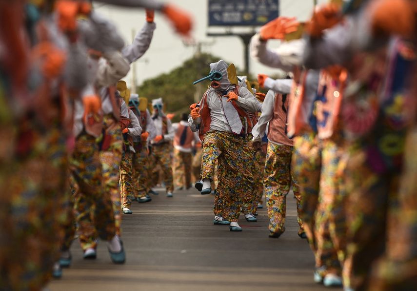 Sin las dimensiones del carnaval de Rio de Janeiro