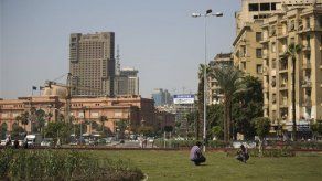 Embellecen Plaza Tahrir en Egipto