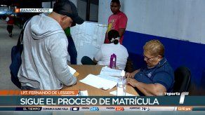 Padres madrugan para matricular a sus hijos en el IPT Fernando De Lesseps