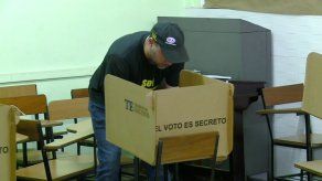 Rodrigo Sarasqueta ejerce su voto en elección primaria presidencial de CD
