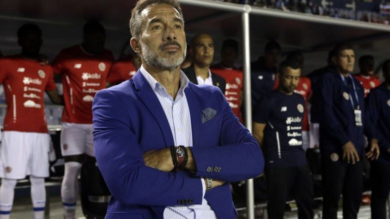 Costa Rica separa a Matosas y no dirigirá ante Uruguay