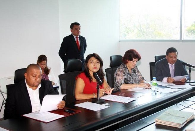 Inicia discusión de proyecto que prohíbe matrimonio a menores de edad