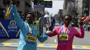 El etíope Desisa y la keniana Rita Jeptoo ganan el maratón de Boston