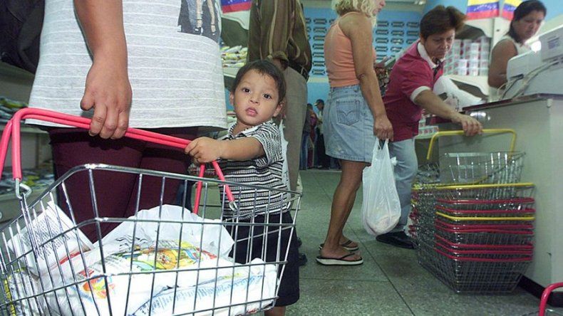 Venezuela intenta someter exorbitante valor de dólar negro con nuevo mercado