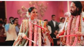 La pareja de novios esperan dar el gran paso ante muchas celebridades.