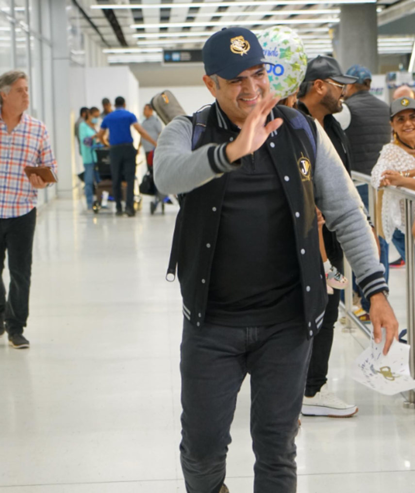 Jhonathan Chávez llega a Panamá listo para el concierto que brindará