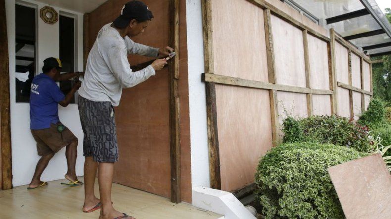 Potente tifón Mangkhut se acerca a norte de Filipinas, China