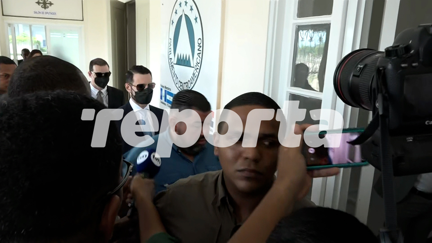 Por segunda ocasión, hermanos Martinelli Linares no logran juramentarse en el Parlacen