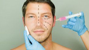 Cada dos minutos un hombre se somete a una cirugía plástica en Brasil