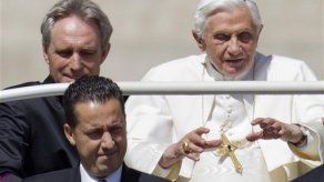 Defensa informático niega amistad con mayordomo del Papa en juicio