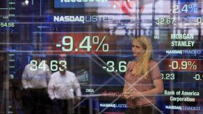 Economía de EEUU se recupera lentamente tras una profunda recesión