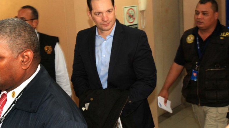 Defensa de Ferrufino alega que el exministro es un chivo expiatorio
