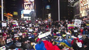 Cientos de venezolanos vuelven a protestar en Times Square