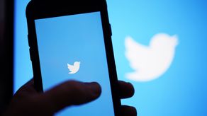Logo de Twitter y aplicación móvil.