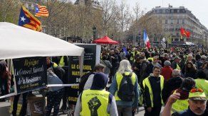 Chalecos amarillos franceses marchan por 21er fin de semana
