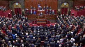 Hollande esboza contraataque contra el Estado Islámico tras los atentados