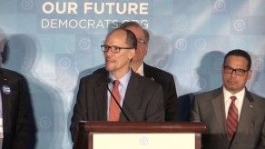 El hispano Tom Pérez liderará el Partido Demócrata estadounidense