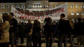 Miles de griegos empiezan a manifestarse contra austeridad