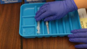 Las tres vacunas cubanas tienen una eficacia superior al 90 %, según las autoridades cubanas.