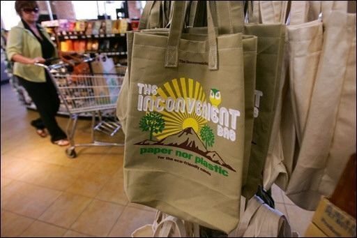 Los Angeles prohibirá bolsas plásticas en los comercios