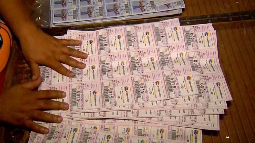 Cuatro personas fueron aprehendidas por irregularidades con los chances y billetes.