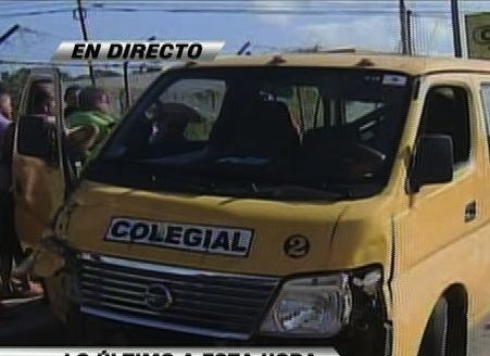 Camión se queda sin frenos y colisiona a colegial en la 24 de Diciembre