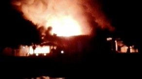 Incendio consume una vivienda en Colón
