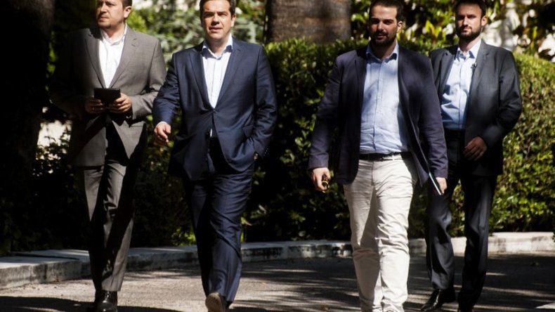 Asociaciones de periodistas griegos condenan el escándalo del pelucagate