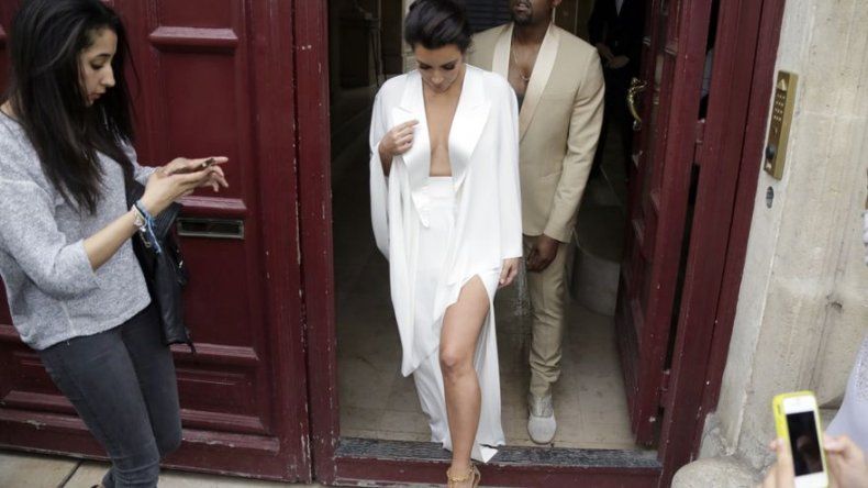 Llegada discreta de Kim Kardashian y Kanye West a Florencia