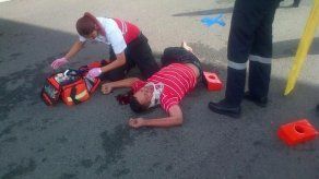 Hombre resulta herido tras lanzarse de puente del corredor en Colón