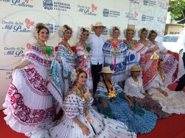 Desfile de las Mil Polleras 2015