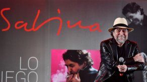 El viejo Joaquín Sabina vuelve a casa al borde de la lágrima