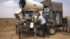 Se sabe poco sobre la efectividad del sistema láser, pero se espera que se despliegue en tierra, aire y mar.
