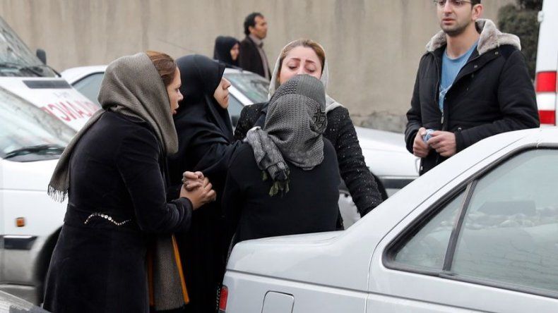 Mueren 66 personas en un accidente de avión en Irán