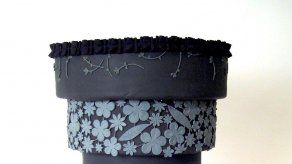 Se divorcian y lo celebran con un pastel negro