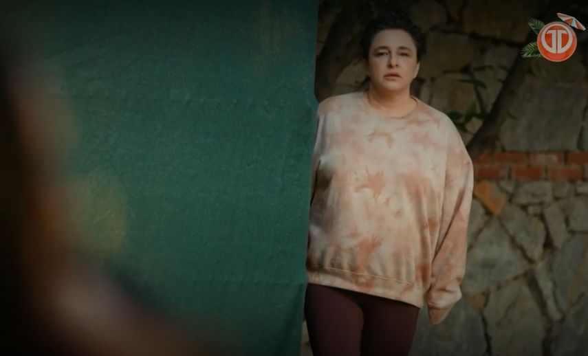 JUEGOS DEL DESTINO | Asiye arroja un cuchillo y Zahide lo descubre