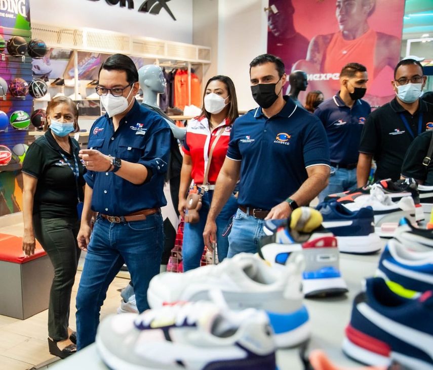 Operativo navideño de la Acodeco.