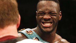 Wilder retiene título de peso completo tras ganar a Arreola