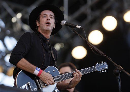 Salud de Cerati sin cambios en víspera de su cumpleaños 53