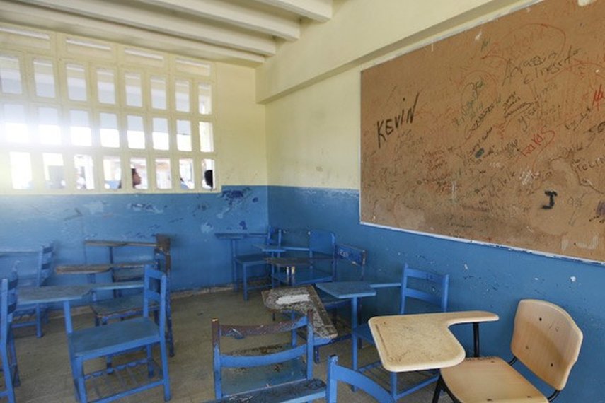 Más de 600 escuelas, principalmente en comarcas y zonas insulares, han sido afectadas por la huelga, según informes llegados al MEDUCA. Más de 600 escuelas, principalmente en comarcas y zonas insulares, han sido afectadas por la huelga, según informes llegados al MEDUCA.