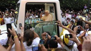 Víctimas mexicanas de Maciel reprochan al papa haberles ignorado