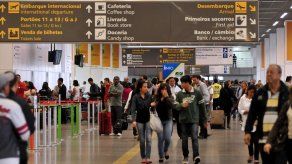 Multan al aeropuerto de Brasilia por grabar a una pasajera en el baño