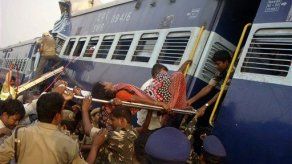 Choque de trenes en la India deja 25 muertos