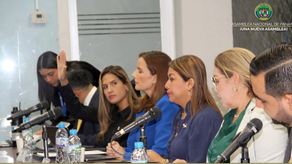 Comisión de Credenciales analiza hoja de vida para las ratificaciones de los nuevos funcionarios.