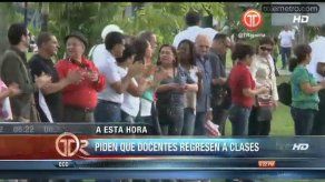 Docentes y padres de familia exigen reanudación de clases